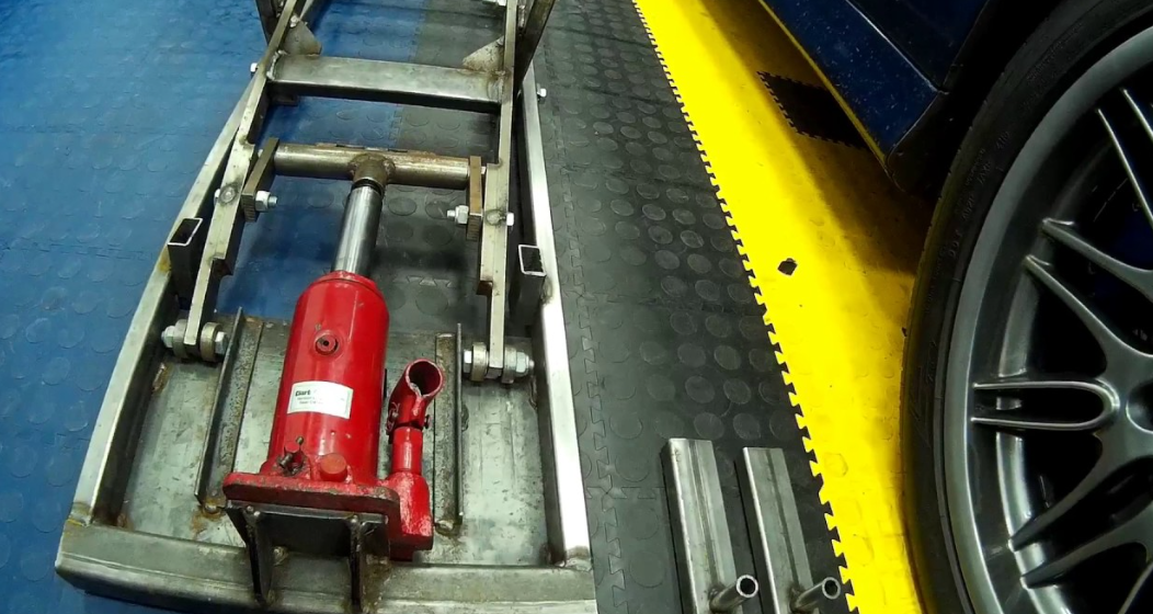 Key Factors to Consider When Buying Hydraulic Car Jack lifts